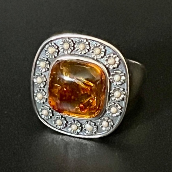 Charming Sterling Silver Amber Ring with Floral Motif - Picture 1 of 11